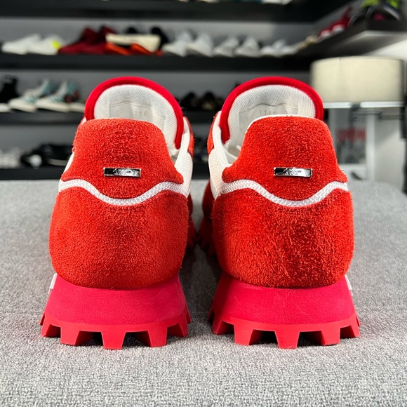 🚨LOUIS VUITTON RUNNER SNEAKER🚨 - Picture 5 of 13